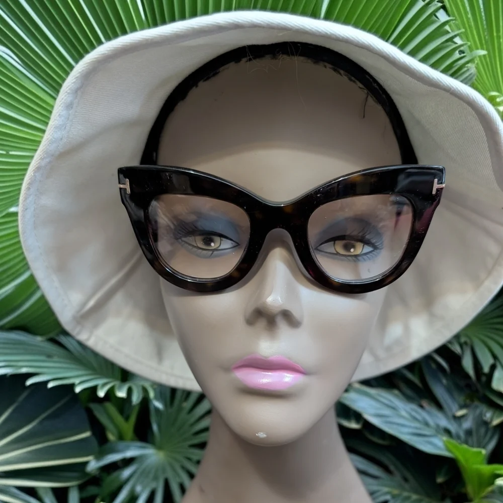 Tom Ford Chick And Stylish Tortoiseshell Sunglasses